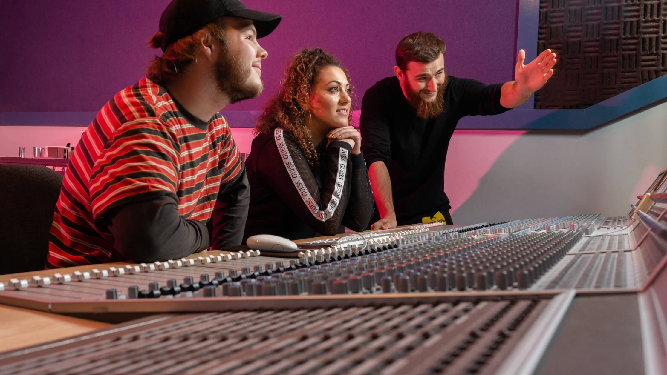 SAE_AUS_Image_ADL_Audio_Students_at_Audio_Desk Audio Students at Audio Desk