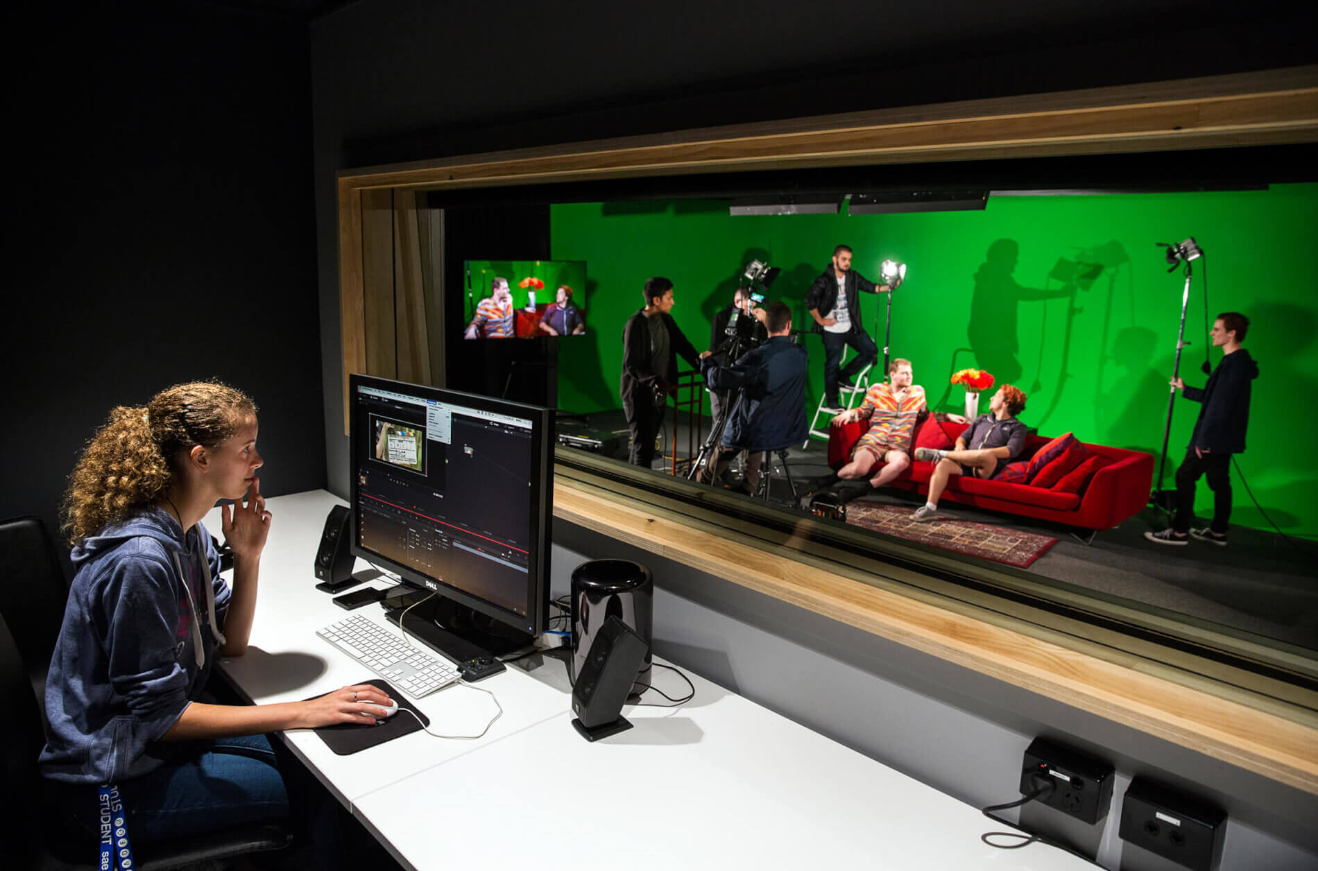 Students Filming in Green Screen Wonder Room
