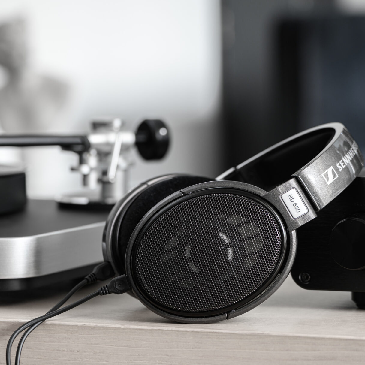 Sennheiser HD650 headphones, valued at $799.95 (AUD)