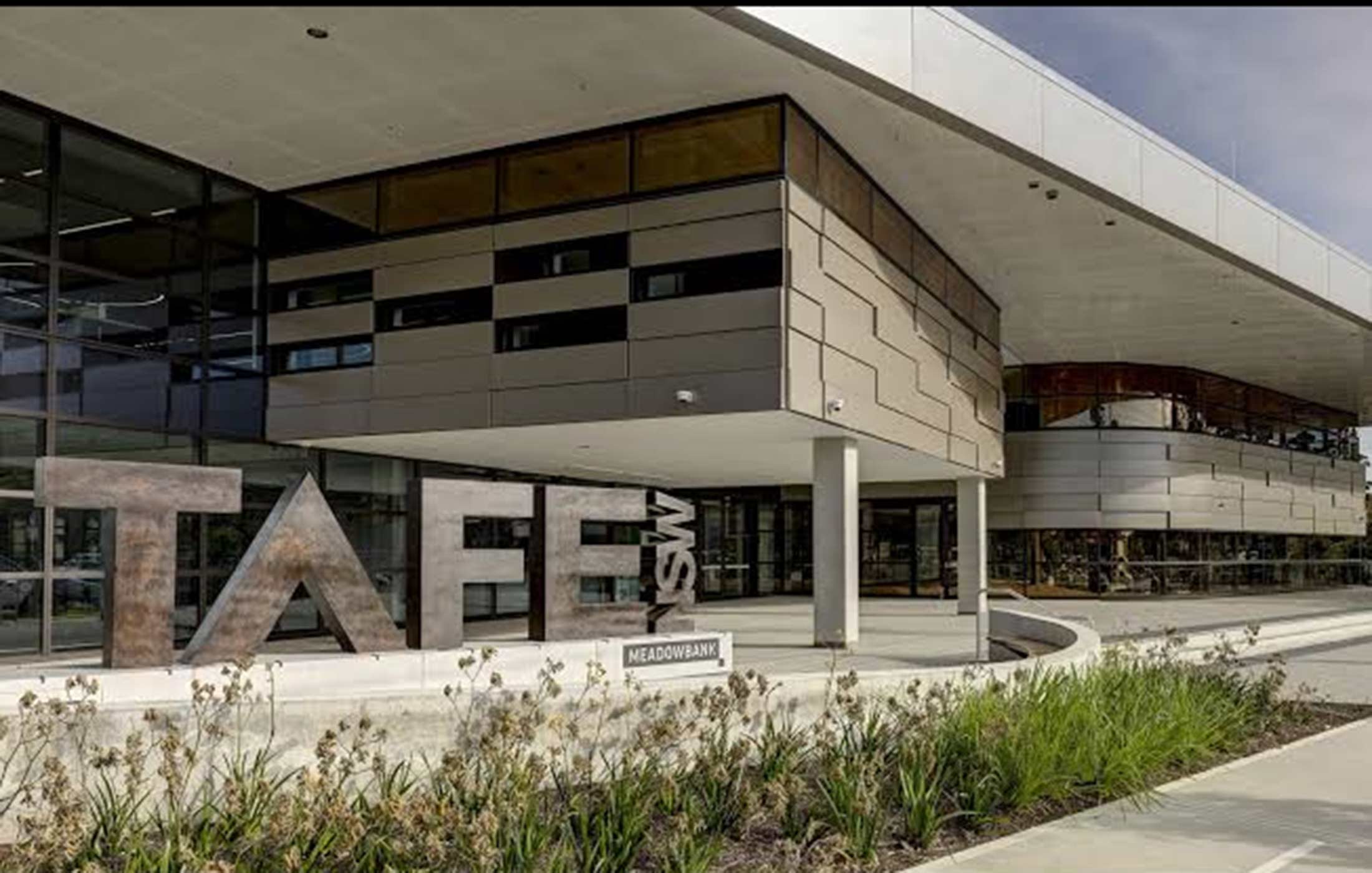 Exterior view of TAFE NSW Meadowbank campus (2200x1400)